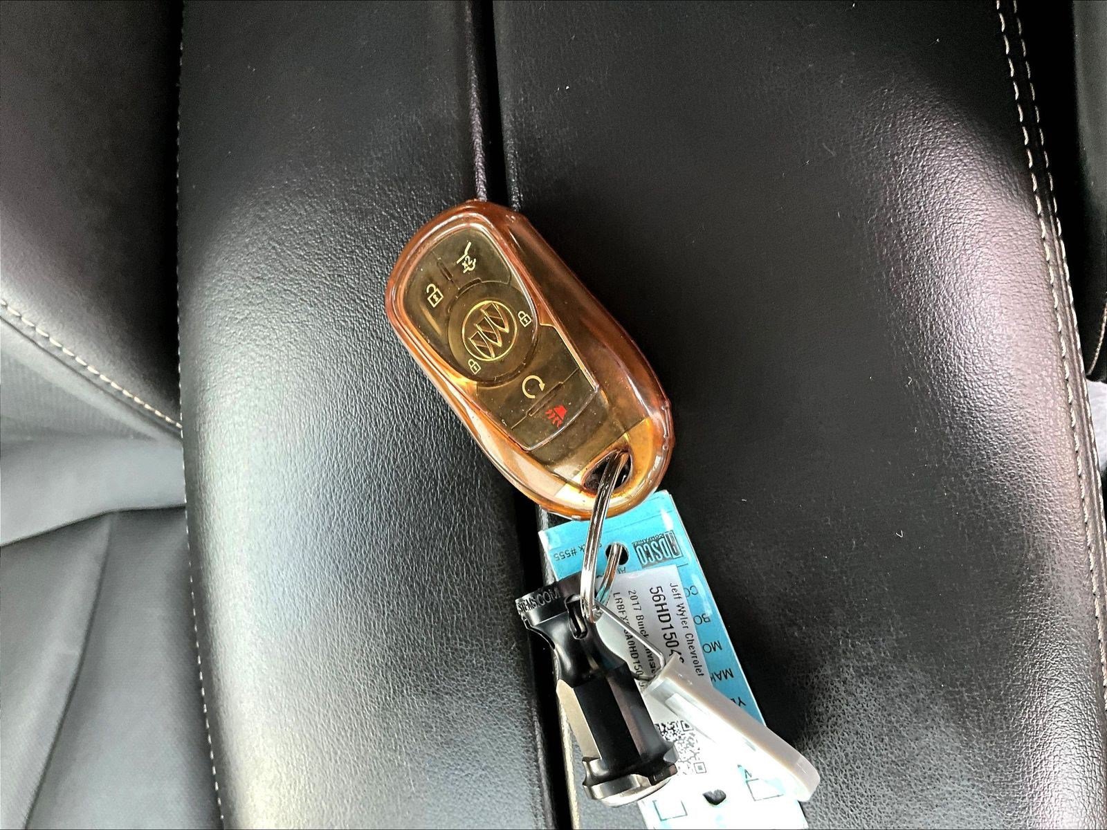 Used 2017 Buick Envision Essence AWD/4WD image 34