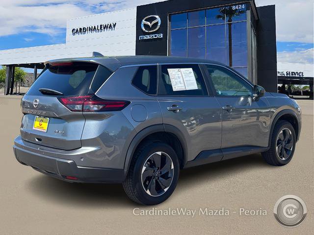 Used 2024 Nissan Rogue SV image 7