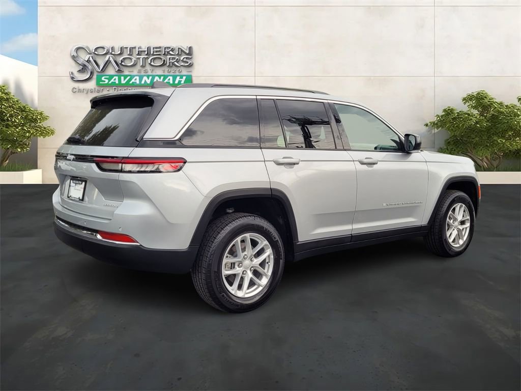 New 2025 Jeep Grand Cherokee Laredo X w/ Luxury Tech Group I image 5