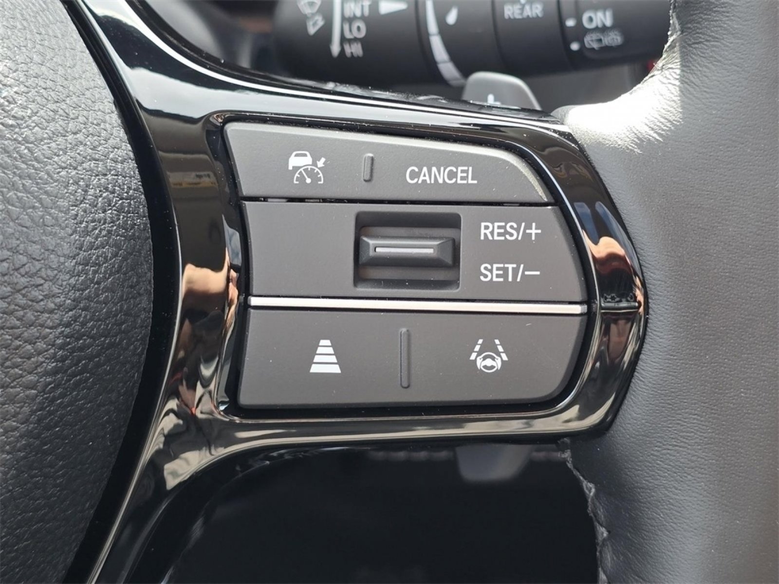 New 2025 Honda Pilot Touring image 35