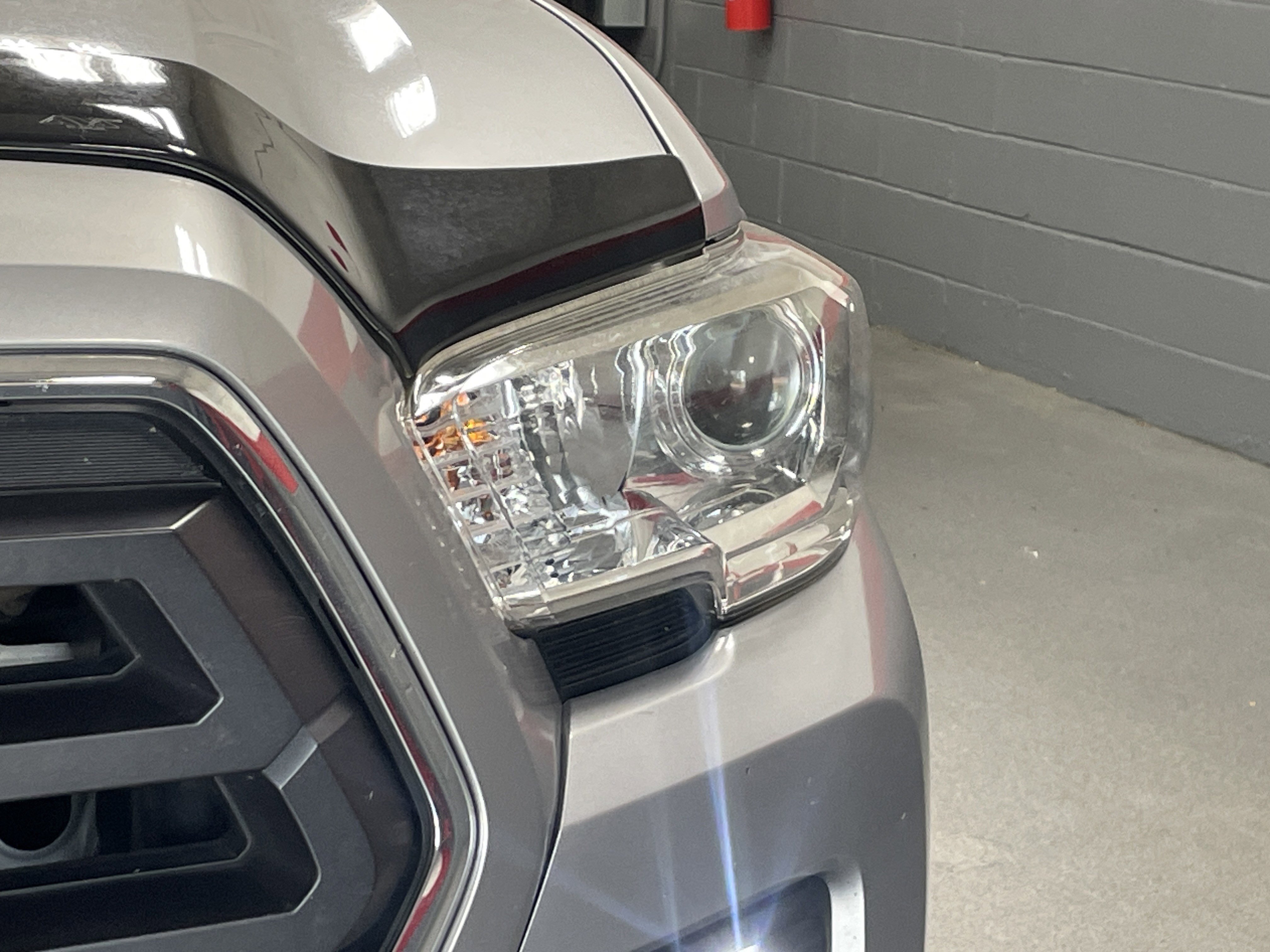 Used 2021 Toyota Tacoma SR5 RWD image 3