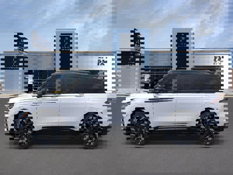 New 2026 Lincoln Nautilus Reserve w/ Jet Appearance Package image 3