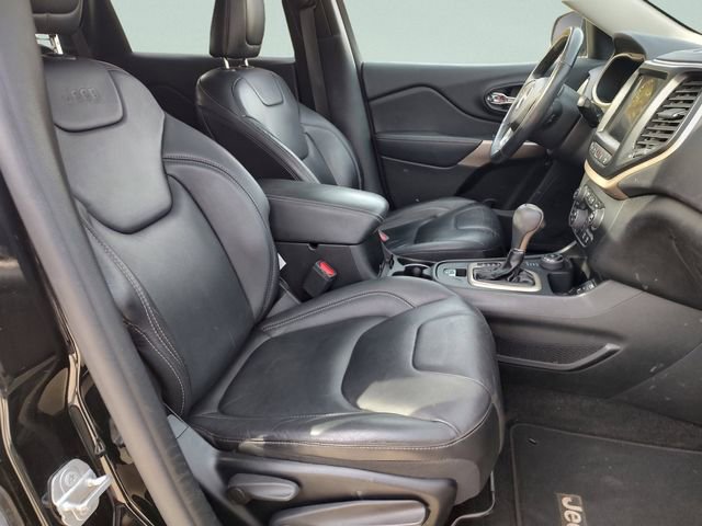 Certified 2018 Jeep Cherokee Limited w/ Technology Group image 32