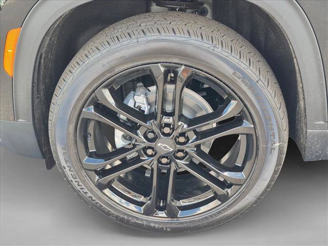 New 2027 Chevrolet Traverse LT FWD image 9