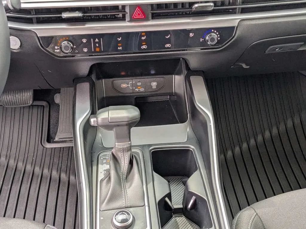 Used 2026 Kia Sorento LX FWD image 21