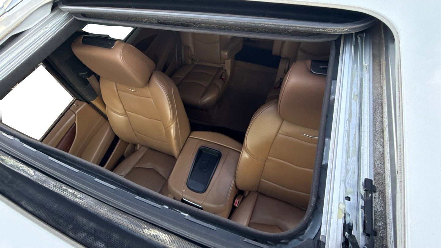 Used 2017 Cadillac Escalade Platinum RWD image 18