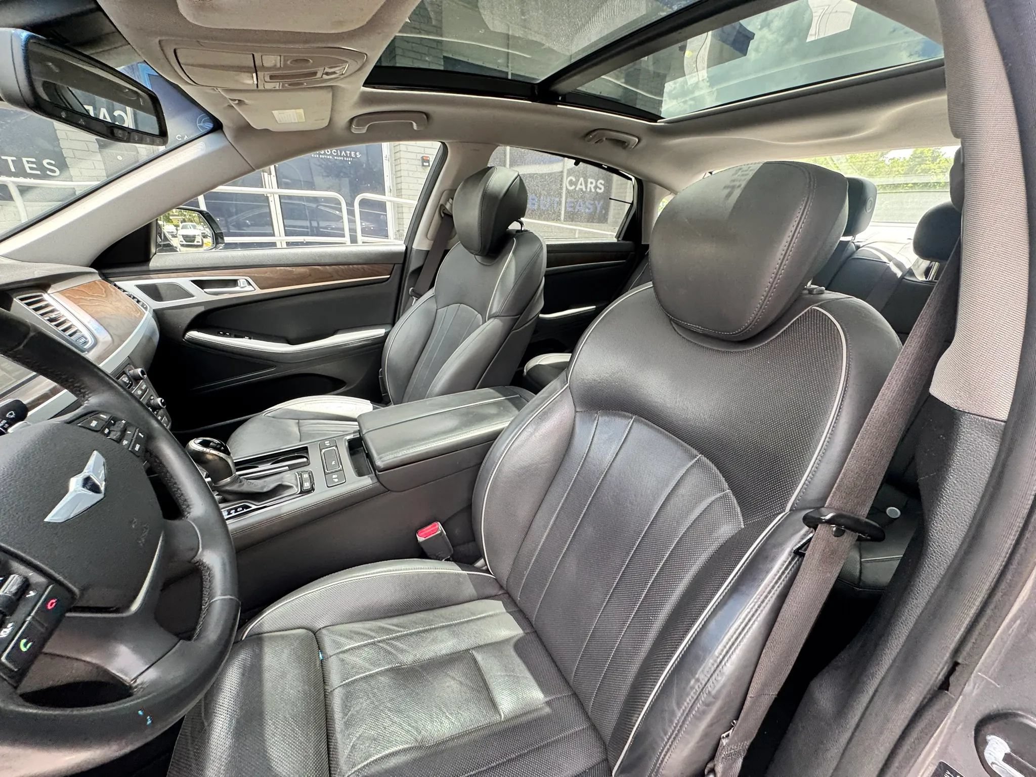 Used 2015 Hyundai Genesis 5.0 RWD image 13