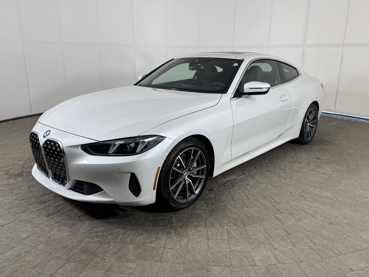 Used 2025 BMW 430i Coupe w/ Premium Package image 4