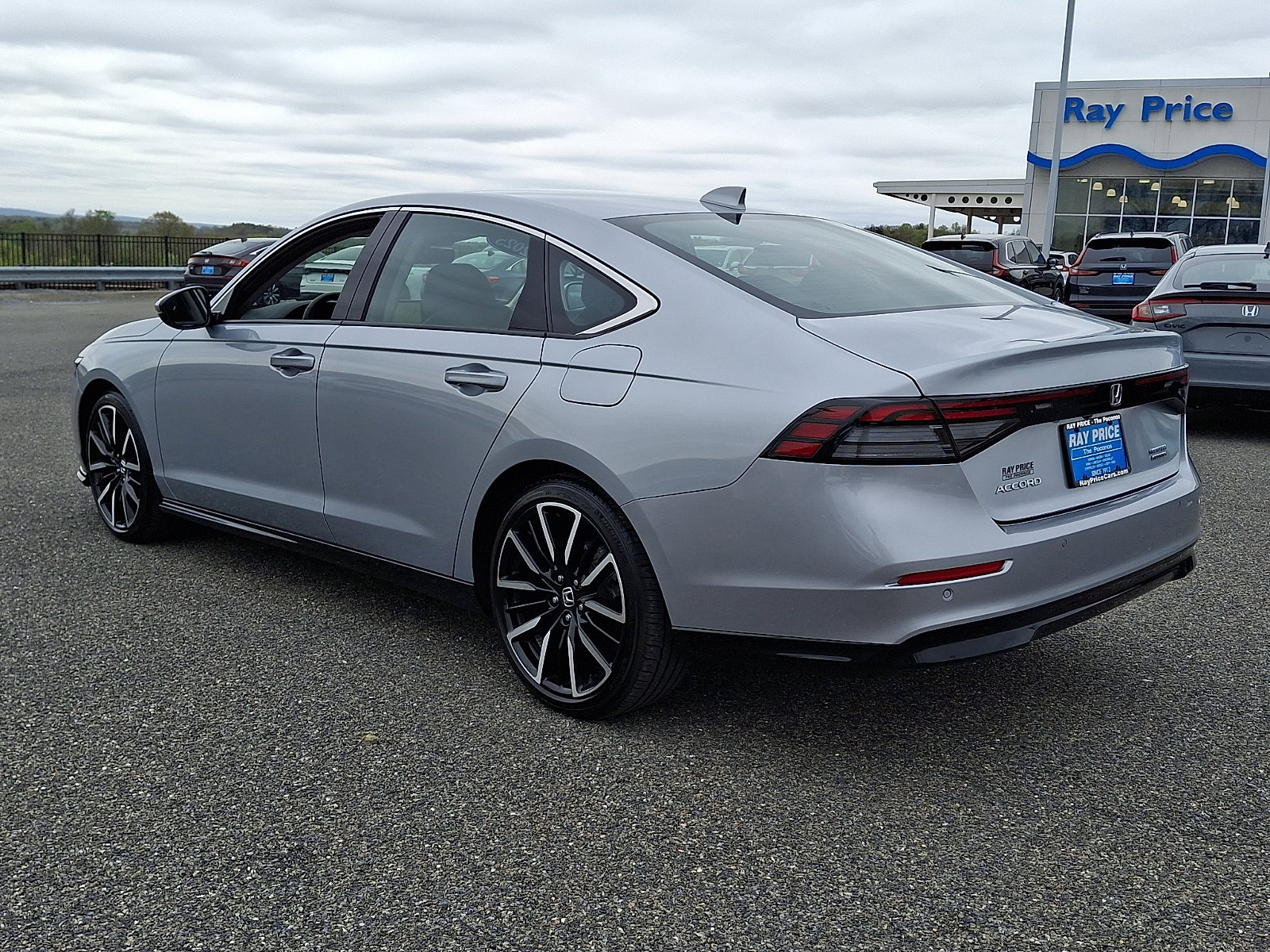 Certified 2025 Honda Accord Touring image 4