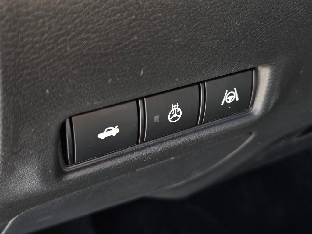 New 2026 Nissan Sentra SR w/ SR Premium Package FWD image 18