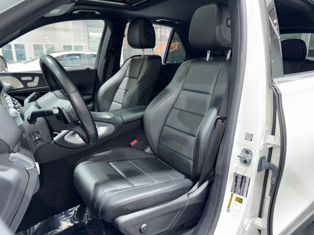 Used 2021 Mercedes-Benz GLE 350 4MATIC w/ Premium Package image 4
