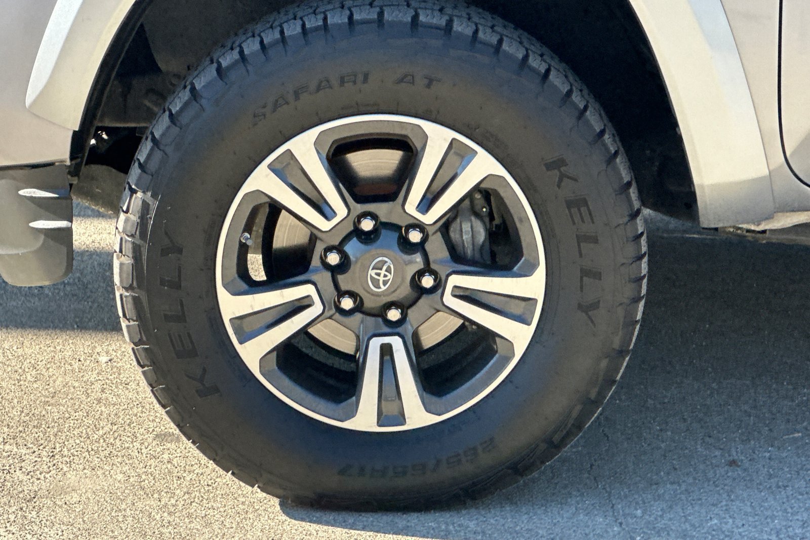 Used 2016 Toyota Tacoma TRD Sport RWD image 11
