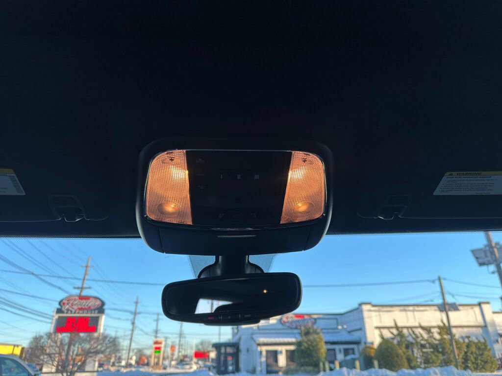 Used 2019 Jeep Grand Cherokee Limited image 18