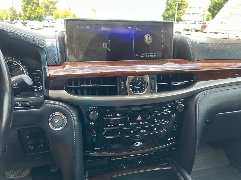 Used 2016 Lexus LX 570 4WD w/ Luxury Package image 20