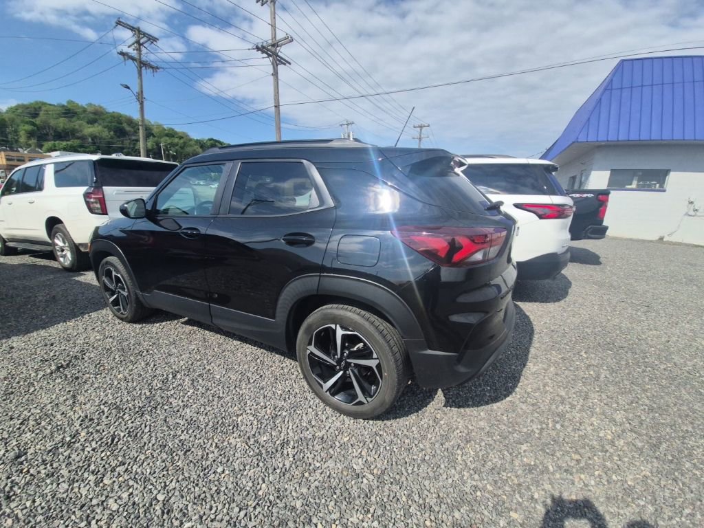 Used 2023 Chevrolet TrailBlazer RS w/ Sun and Liftgate Package FWD image 4