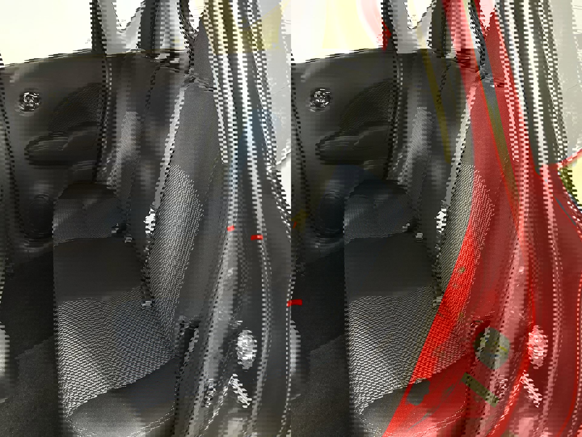 Used 2017 Nissan Versa Note SV image 26