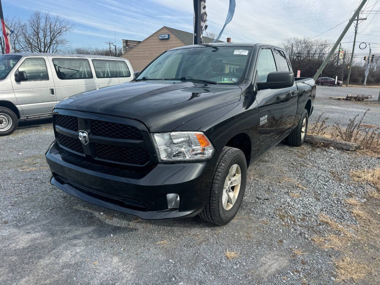 Used 2017 RAM 1500 Express AWD/4WD image 1