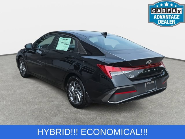 Used 2026 Hyundai Elantra Hybrid FWD image 7