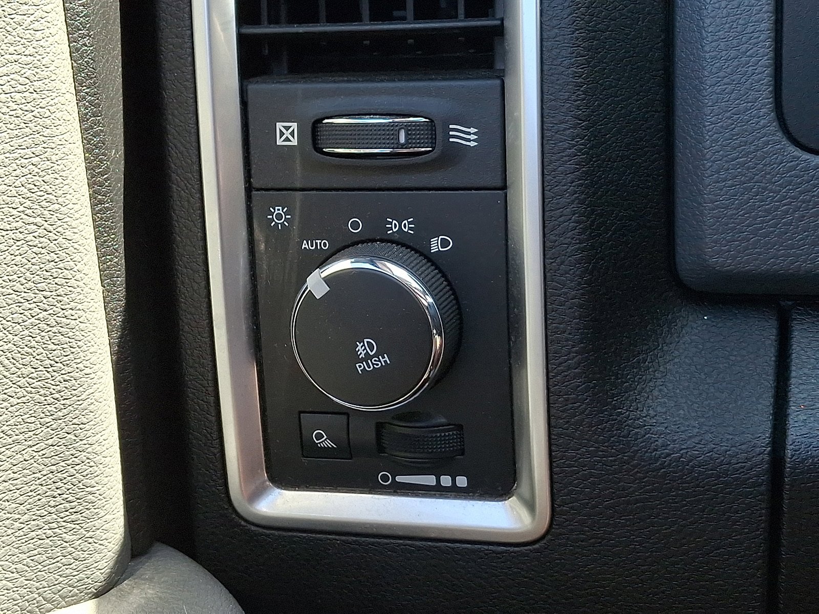 Used 2017 RAM 1500 Big Horn AWD/4WD image 22