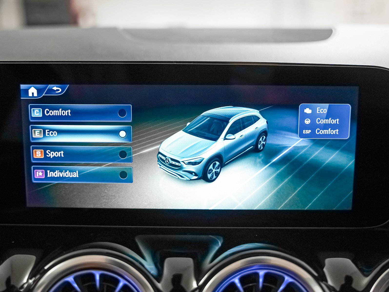 Certified 2024 Mercedes-Benz GLA 250 w/ Exclusive Package image 21