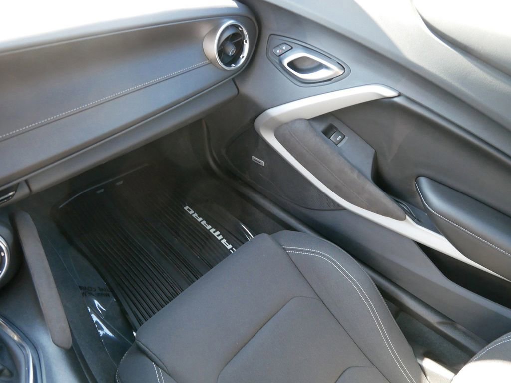 Used 2023 Chevrolet Camaro LT w/ Technology Package image 13