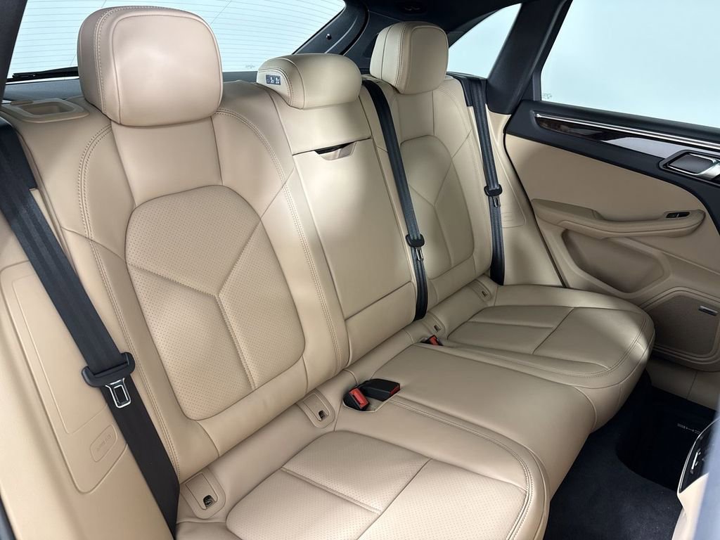 New 2026 Porsche Macan AWD/4WD image 23