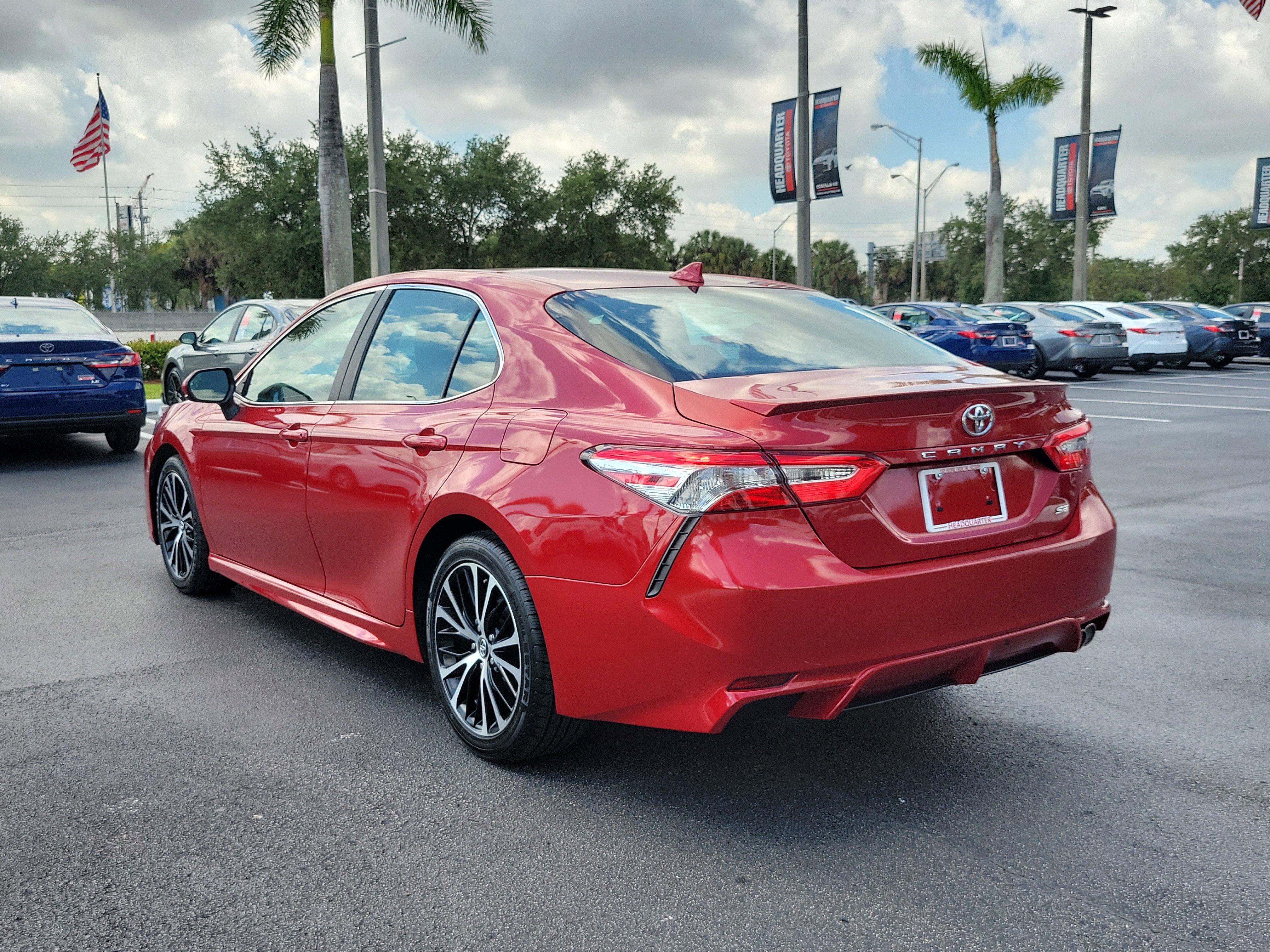 Used 2020 Toyota Camry SE FWD image 9