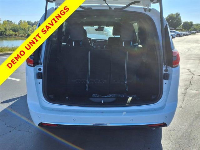 New 2026 Chrysler Pacifica Select image 26
