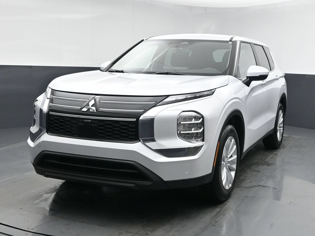 New 2026 Mitsubishi Outlander ES