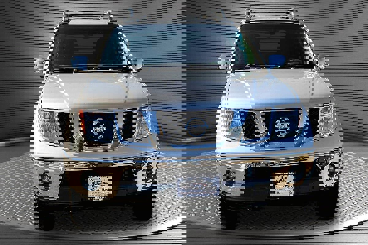 Used 2006 Nissan Frontier NISMO w/ (J01) Sunroof Pkg image 2