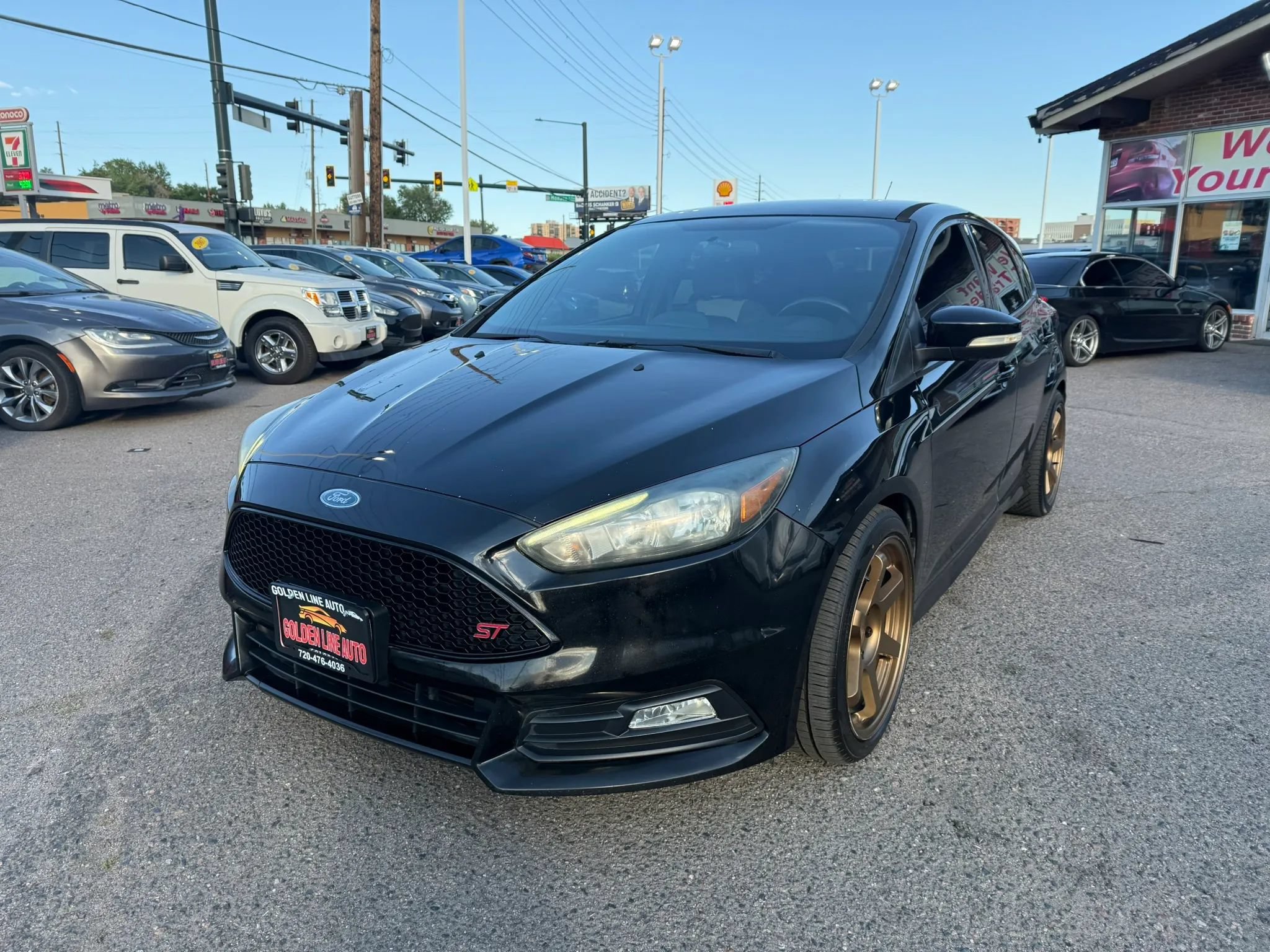 Used 2017 Ford Focus ST FWD image 4
