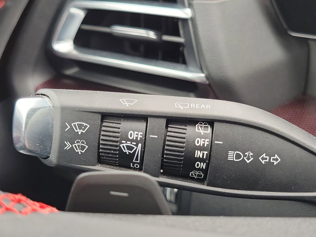 Certified 2024 Chevrolet Traverse RS image 11