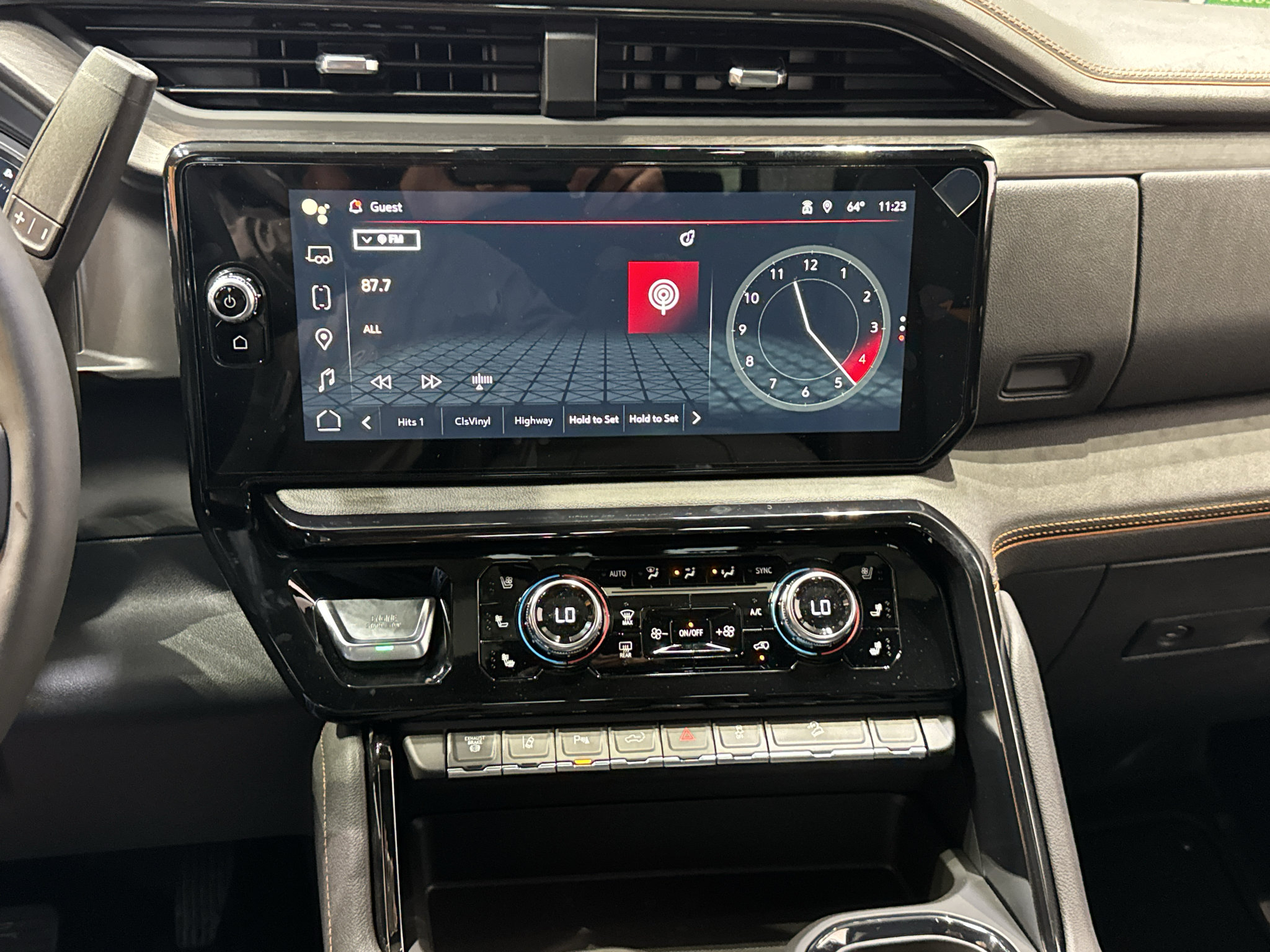 New 2026 GMC Sierra 2500 AT4 w/ AT4 Premium Plus Package AWD/4WD image 33