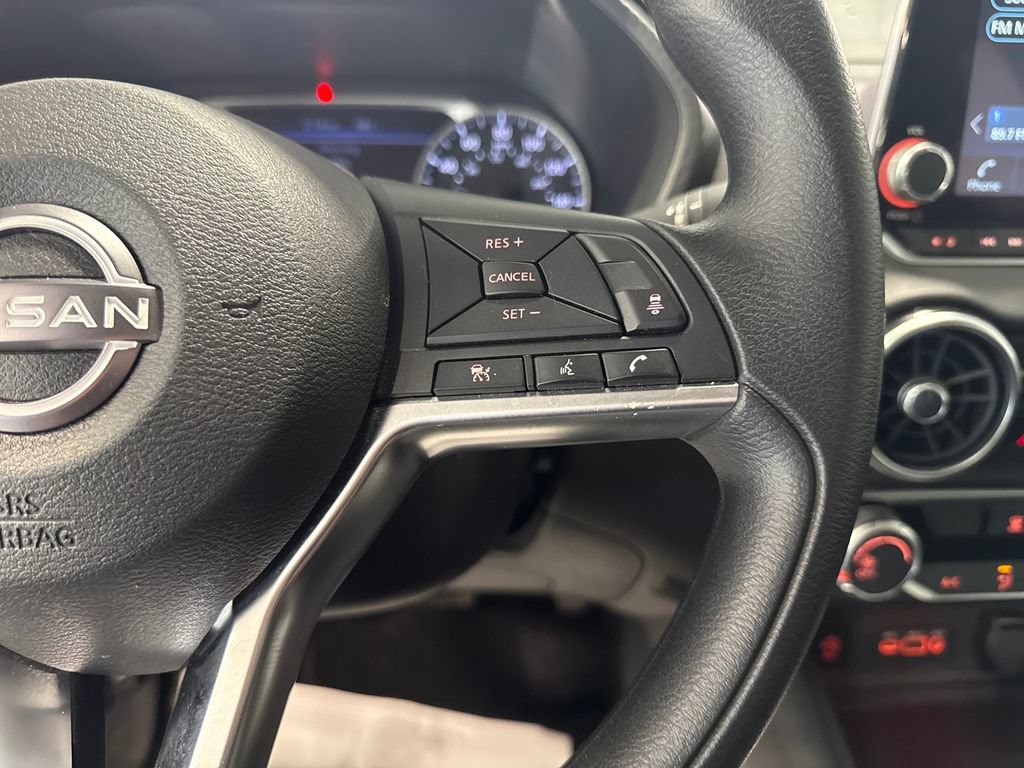 Used 2025 Nissan Sentra SV FWD image 4