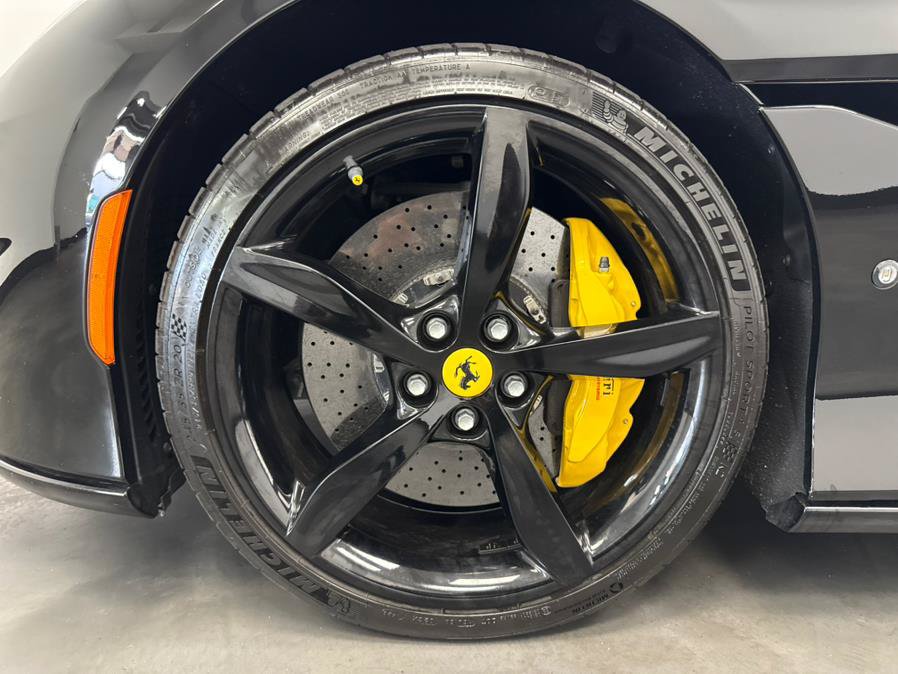 Used 2019 Ferrari Portofino RWD image 98