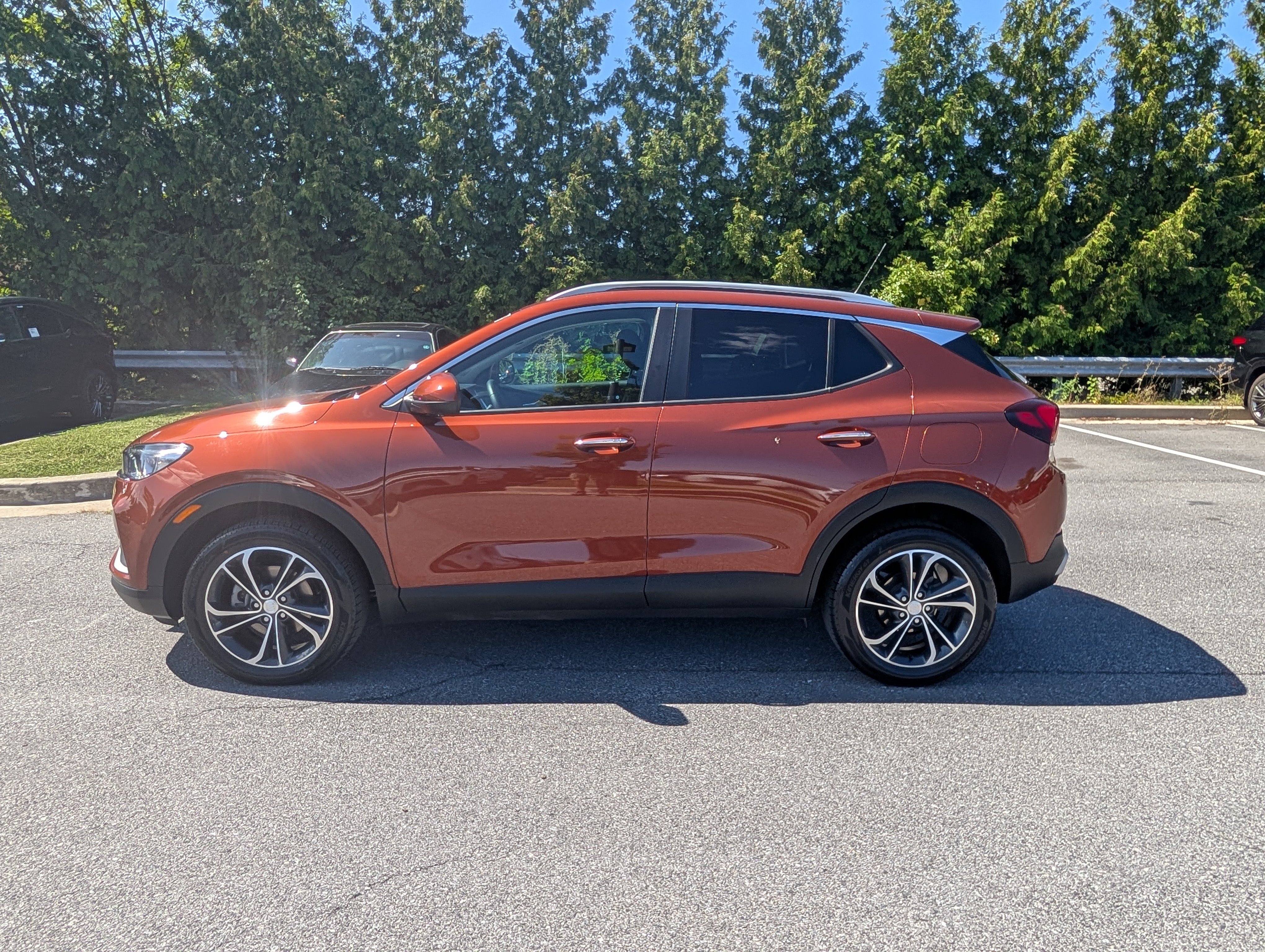 Used 2020 Buick Encore GX Select w/ Advanced Technology Package AWD/4WD image 6