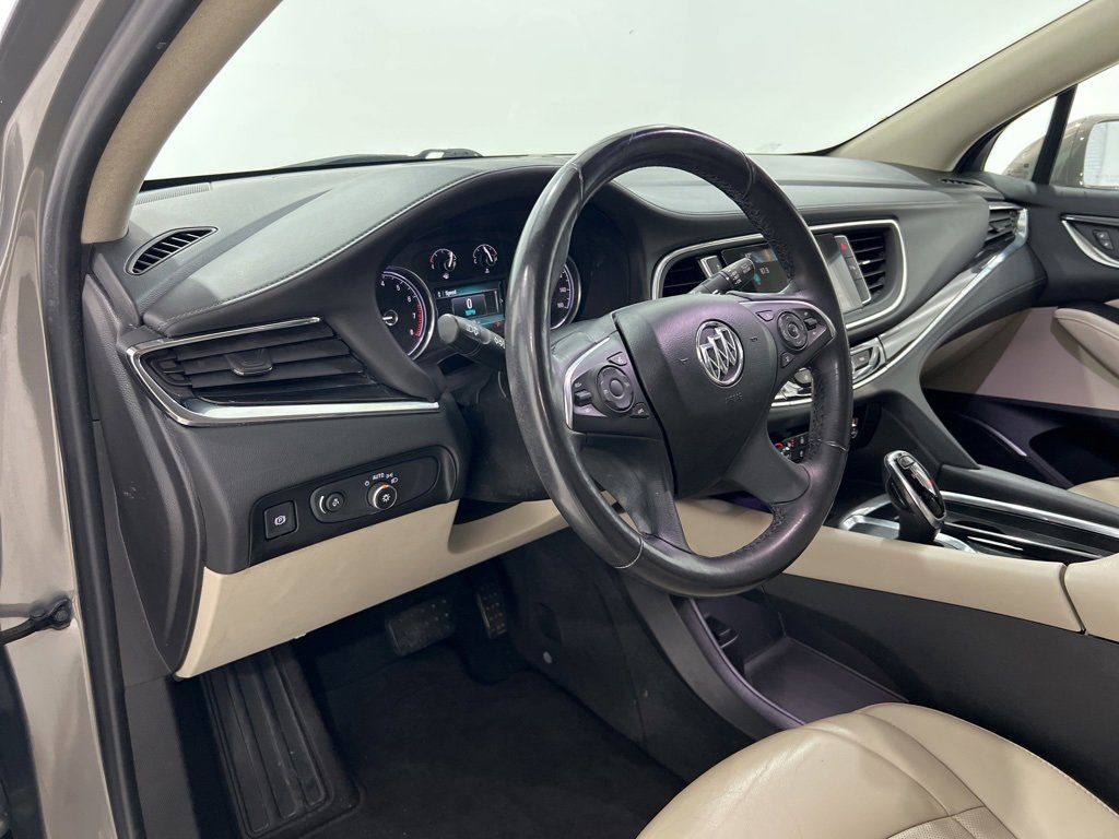 Used 2019 Buick Enclave Essence w/ LPO, Luxury Package image 9