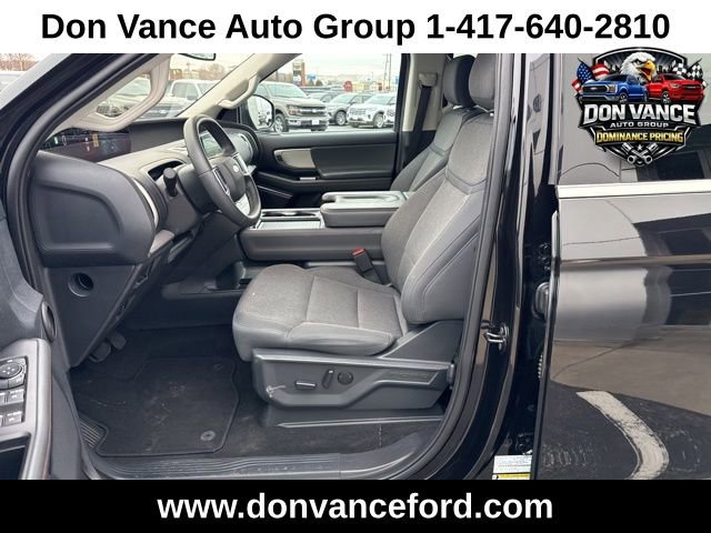 Used 2025 Ford Expedition Active image 11