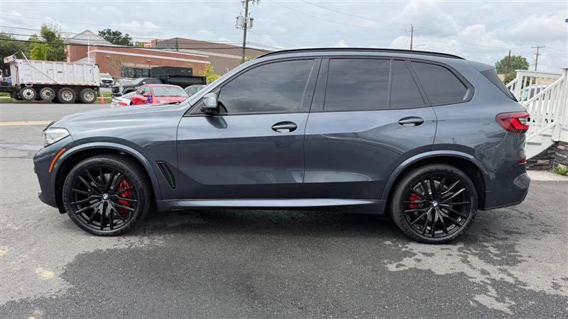 Used 2022 BMW X5 M50i AWD/4WD image 3