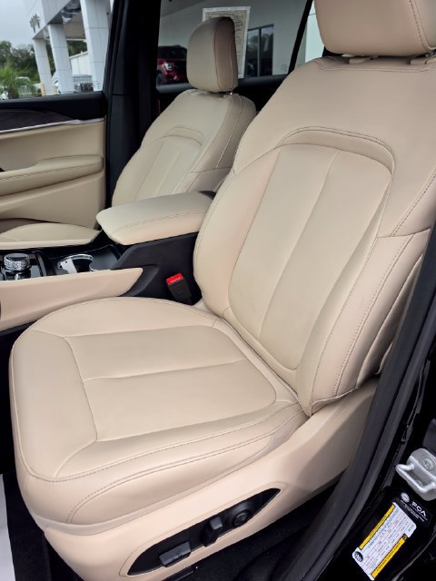 Used 2025 Jeep Grand Cherokee L Limited AWD/4WD image 15