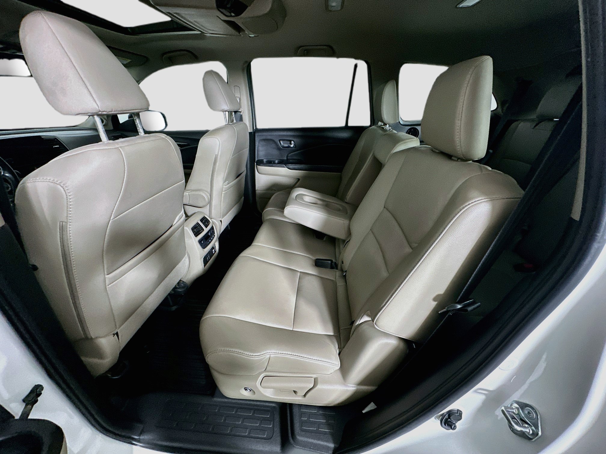 Used 2019 Honda Pilot Touring image 25