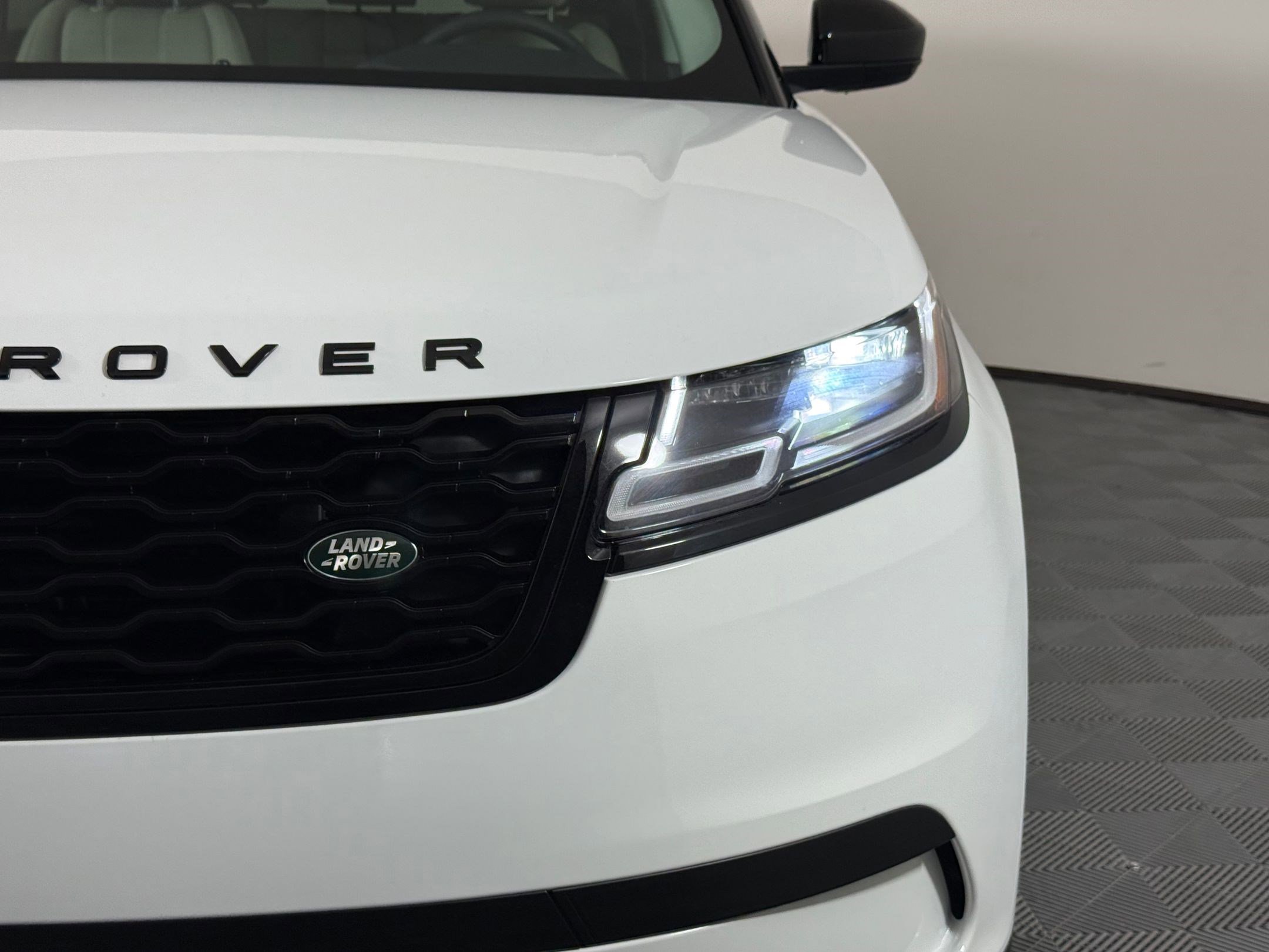 Used 2023 Land Rover Range Rover Velar S AWD/4WD image 12