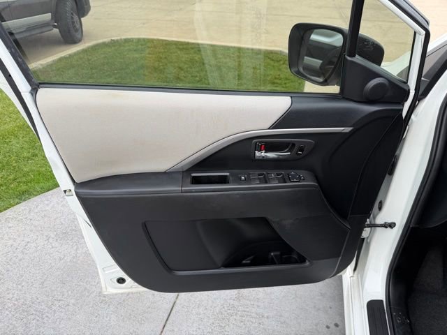 Used 2012 MAZDA MAZDA5 Grand Touring FWD image 8