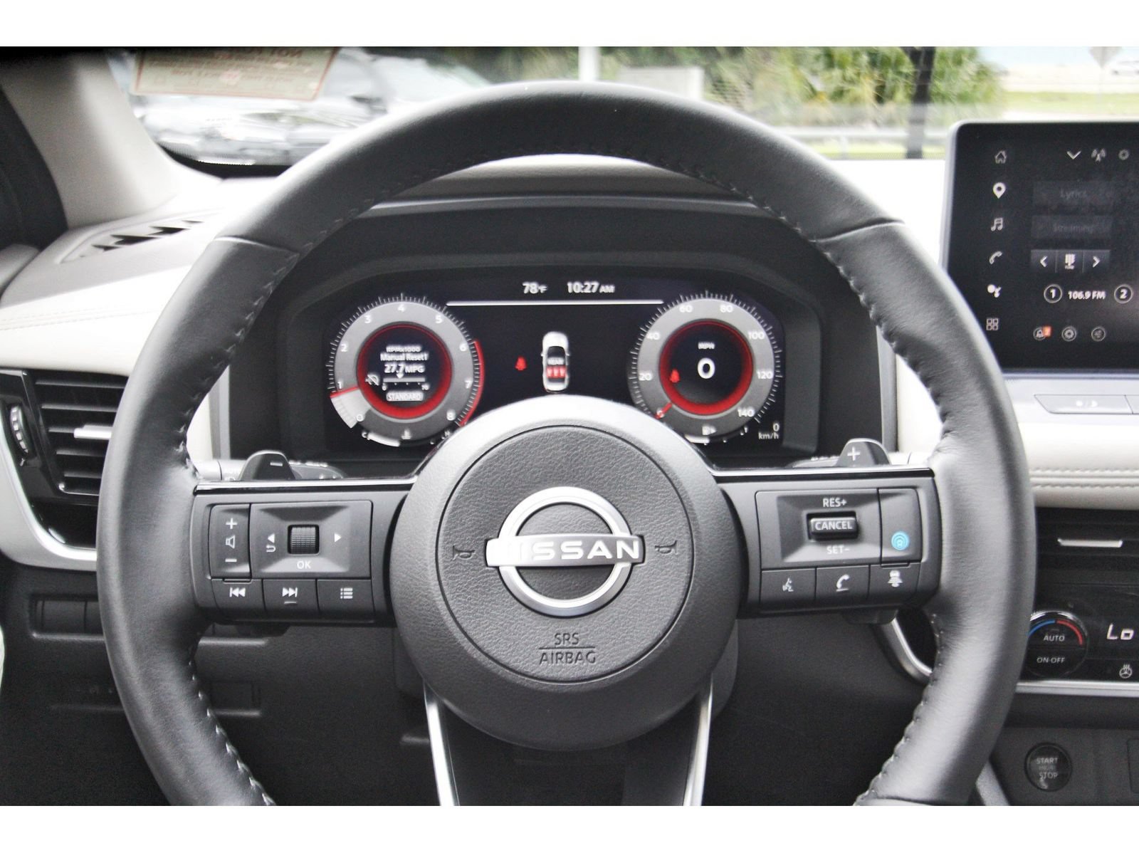 Used 2024 Nissan Rogue SL FWD image 13