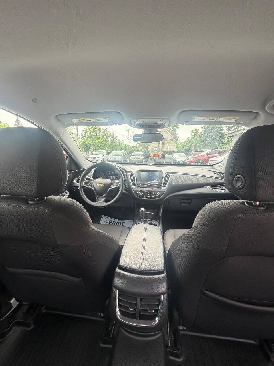 Used 2017 Chevrolet Malibu LT FWD image 34