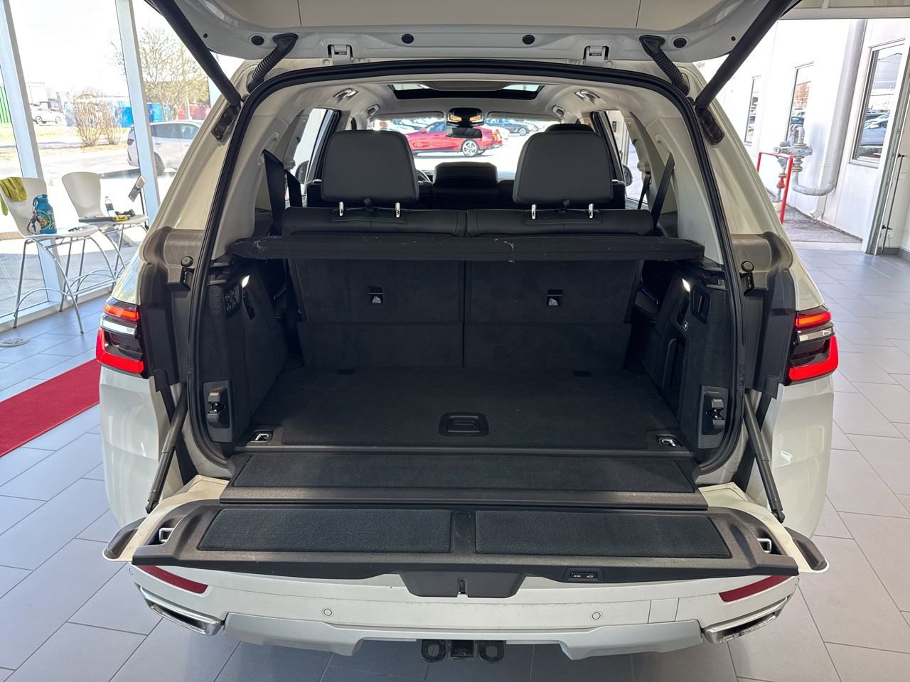 Certified 2023 BMW X7 xDrive40i w/ Premium Package image 11