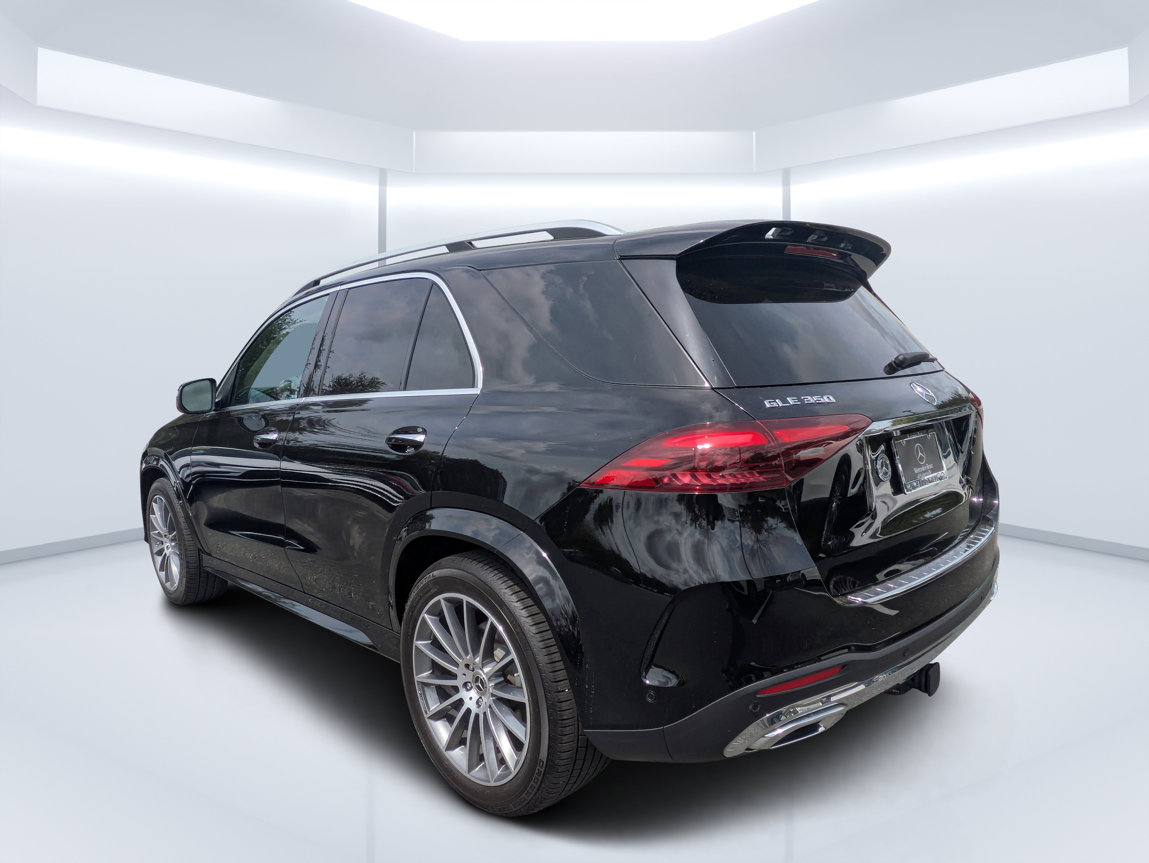 Used 2024 Mercedes-Benz GLE 350 4MATIC image 5