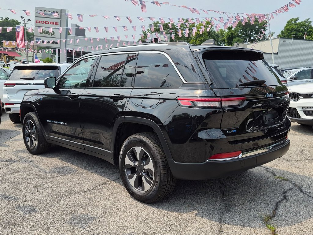 Used 2023 Jeep Grand Cherokee 4WD 4xe image 8