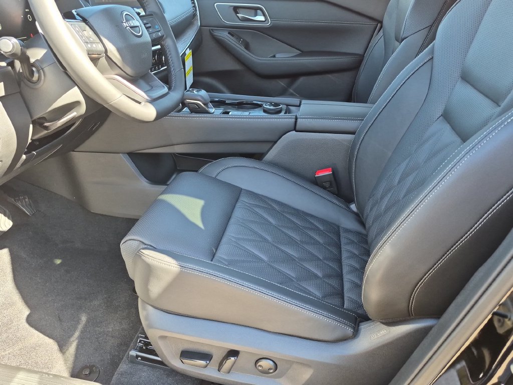 New 2026 Nissan Rogue Platinum w/ Platinum Premium Package AWD/4WD image 12