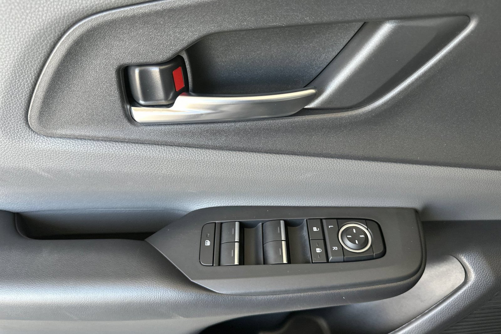 Certified 2024 Toyota Prius XLE FWD image 11